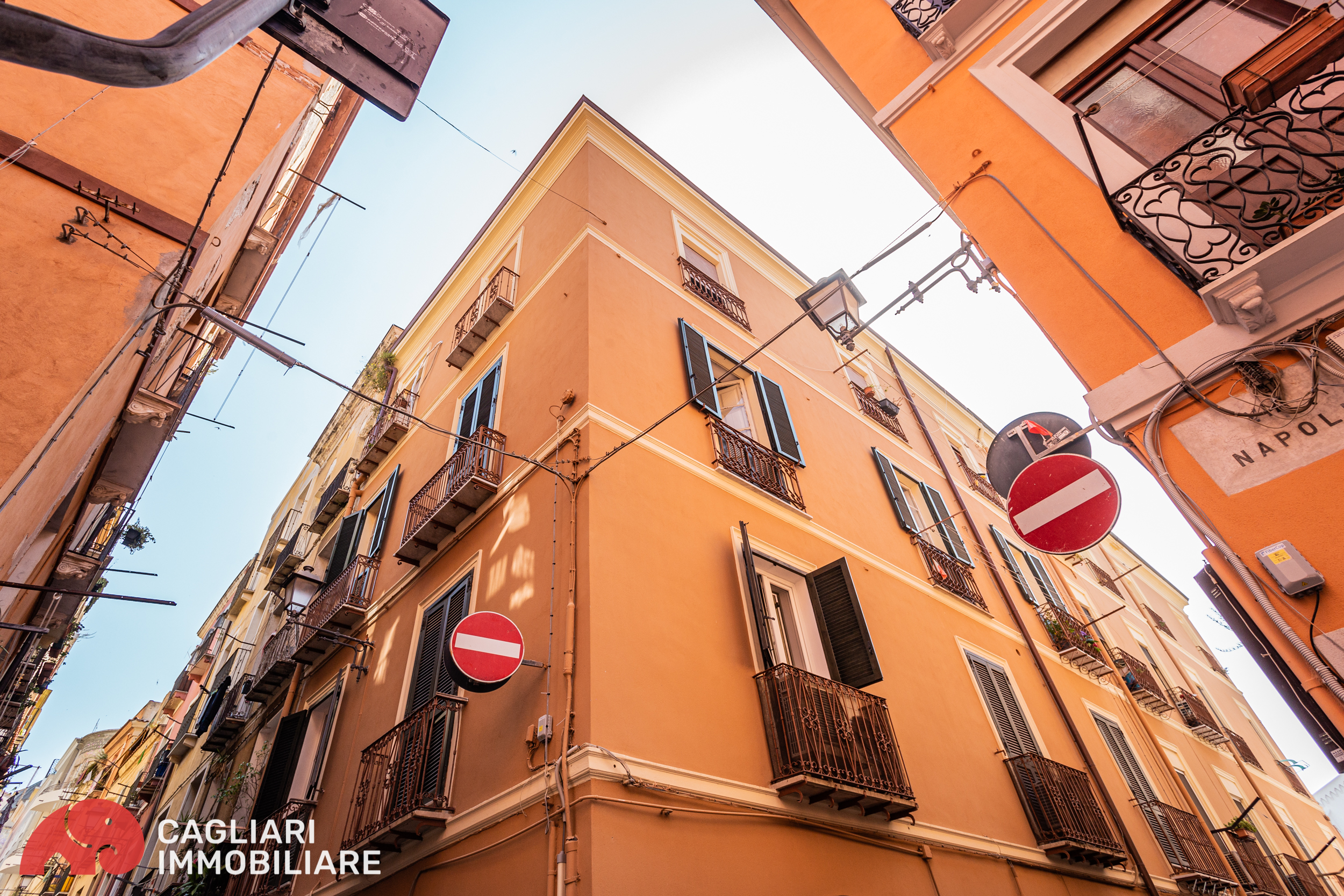 Cagliari – Via Sicilia – Luminoso Ultimo Piano con terrazzino